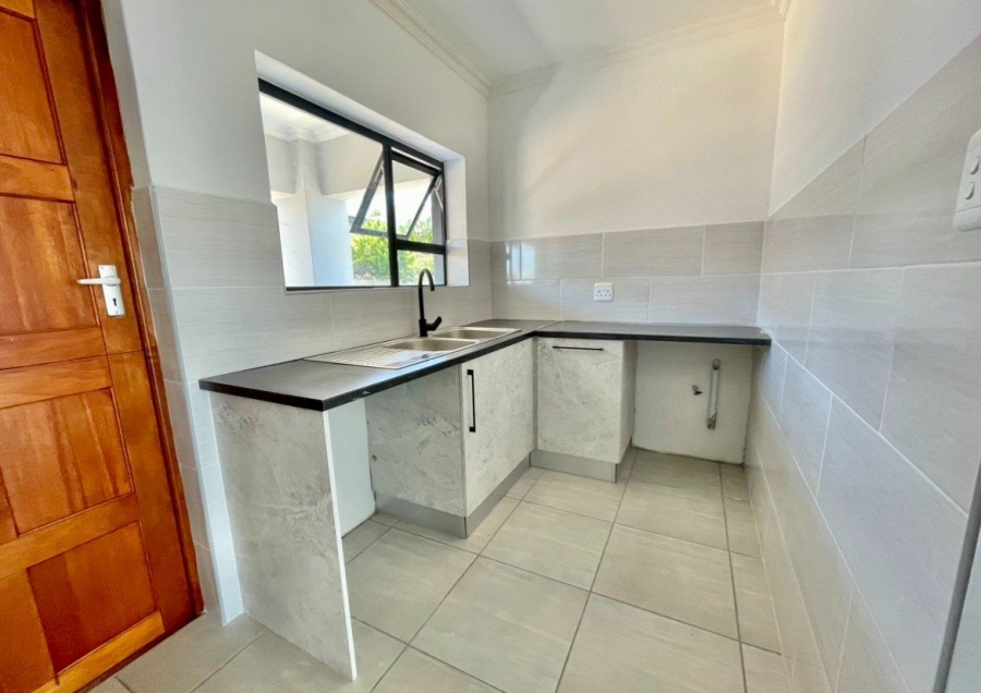 5 Bedroom Property for Sale in Wavecrest Eastern Cape